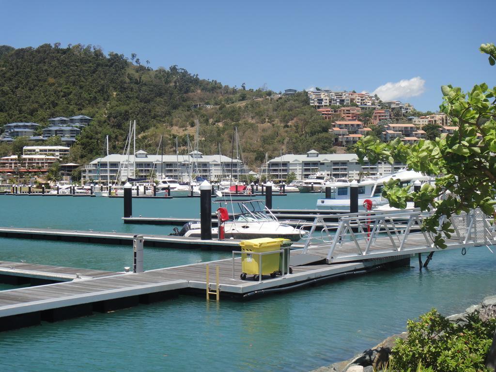 Boathouse Port Of Airlie Apartamento Airlie Beach Habitación foto