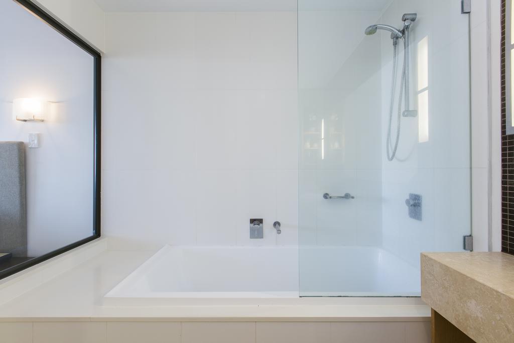 Boathouse Port Of Airlie Apartamento Airlie Beach Habitación foto